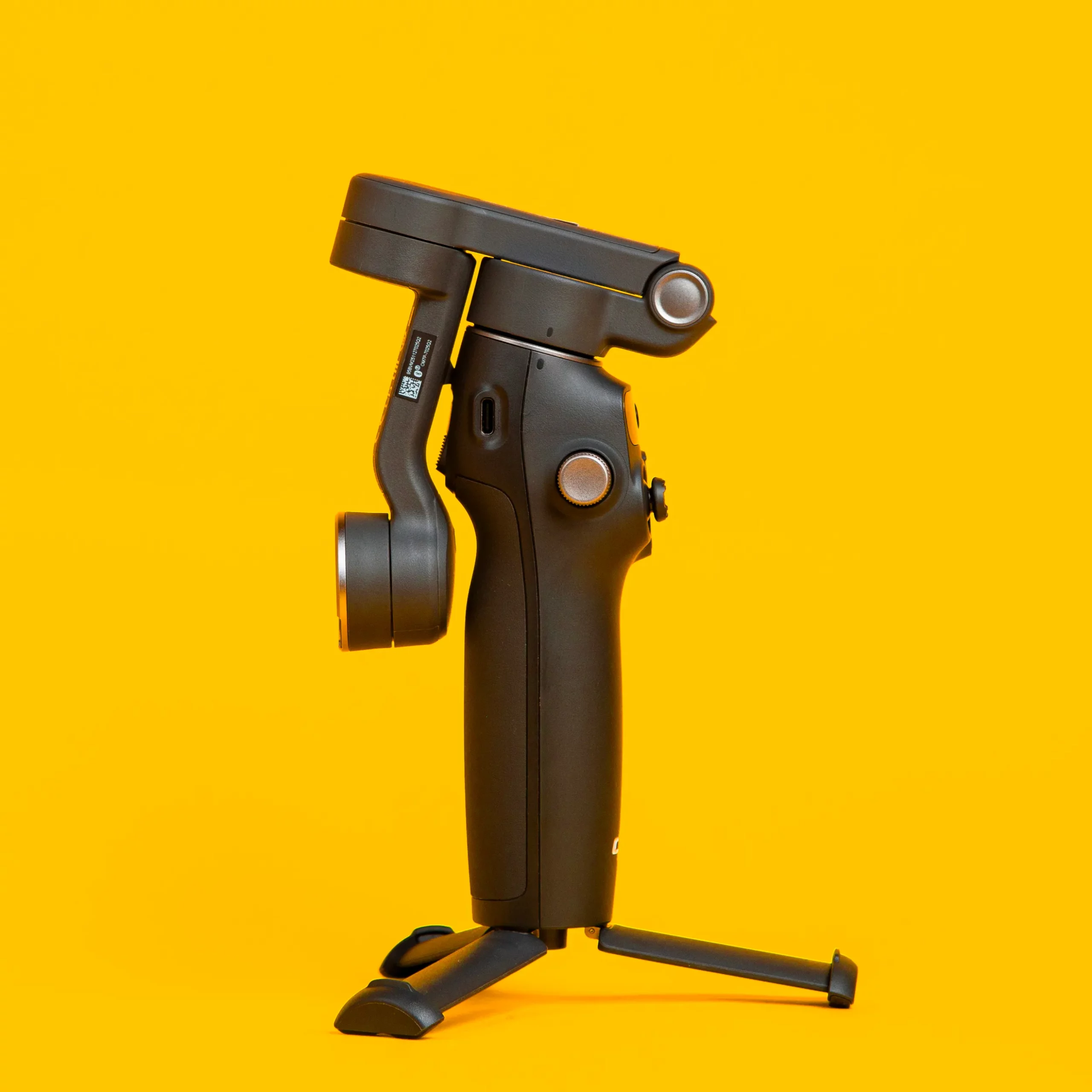 گیمبال DJI OSMO MOBILE 7P بسته از نمای بغل